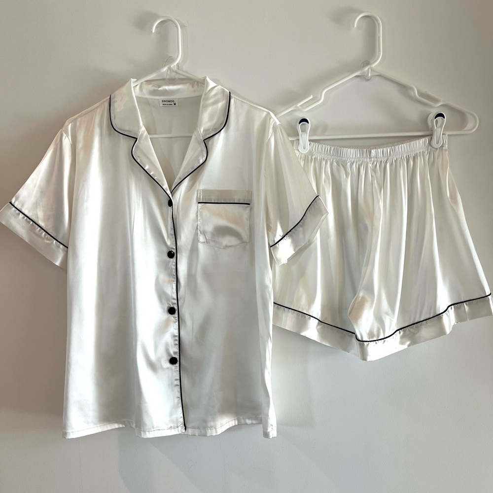 Silk Satin Pajamas Set Short Sleeve Button Down Top and Shorts Pjs Size M